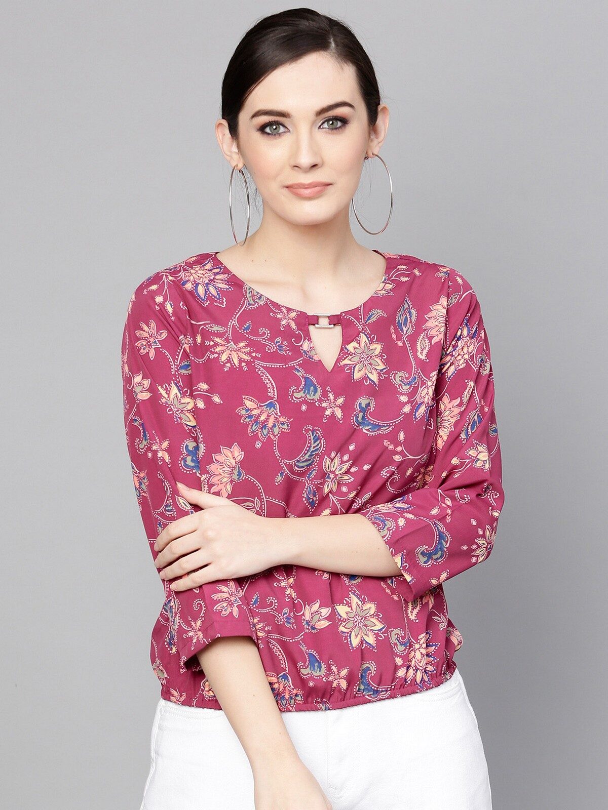 

Pannkh Women Floral Regular top - Maroon