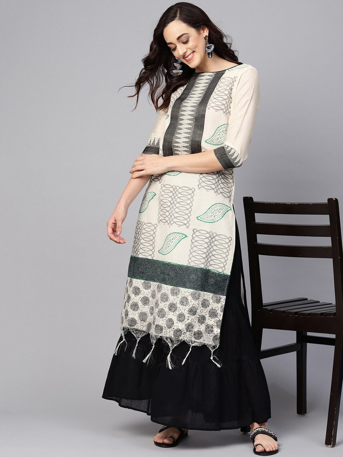 

Pannkh Women White Printed Straight Kurta