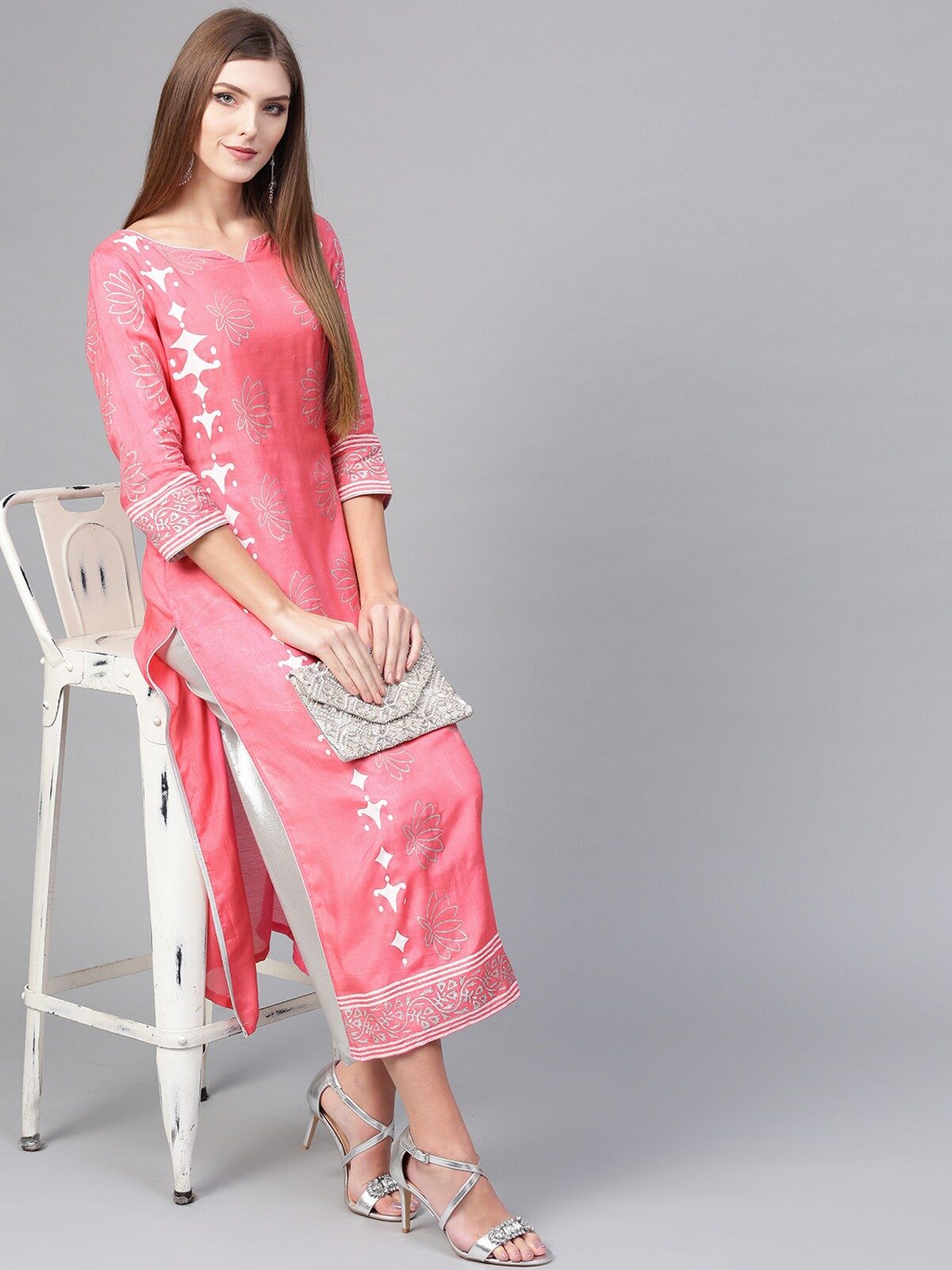 

Pannkh Women Pink Printed Straight Kurta