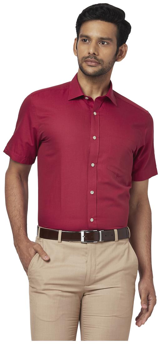 

Park Avenue Men Red Solid Regular Fit Casual Shirt