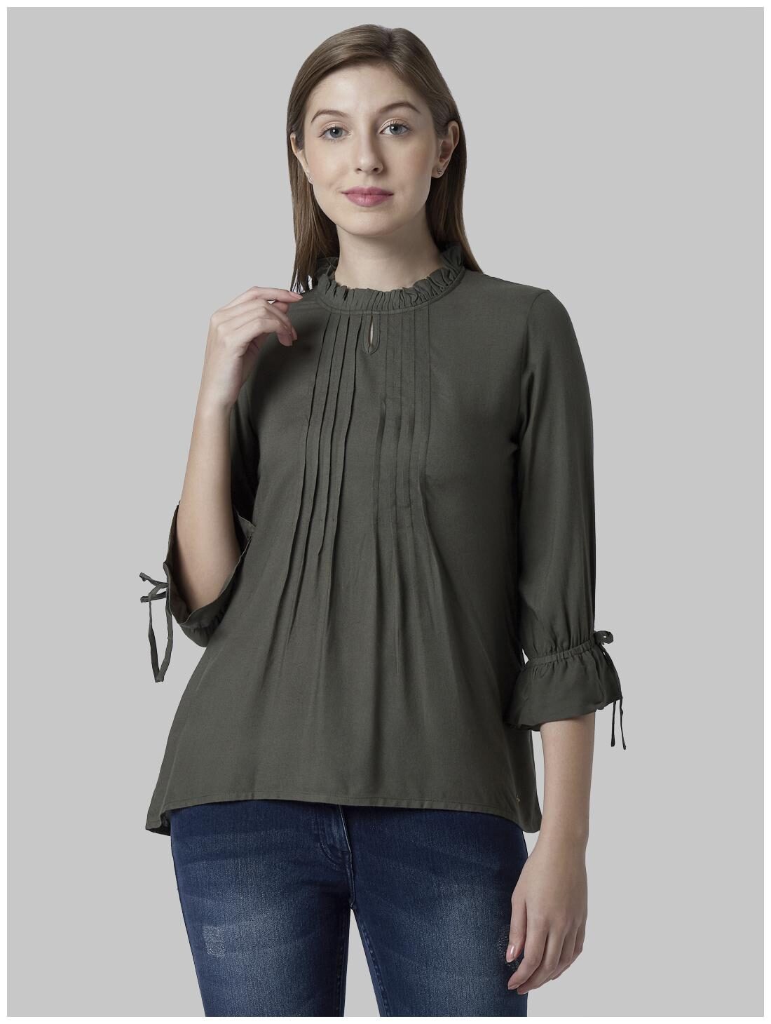

Park Avenue Women Solid Regular top - Green