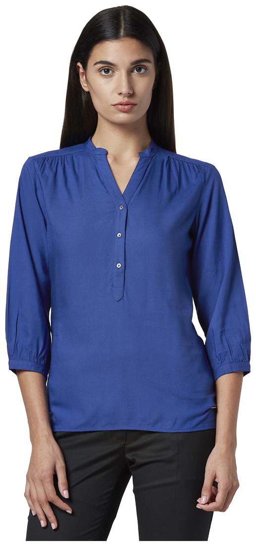 

Park Avenue Women Solid Regular top - Blue