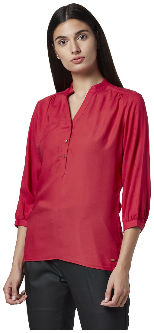 

Park Avenue Women Solid Regular top - Red