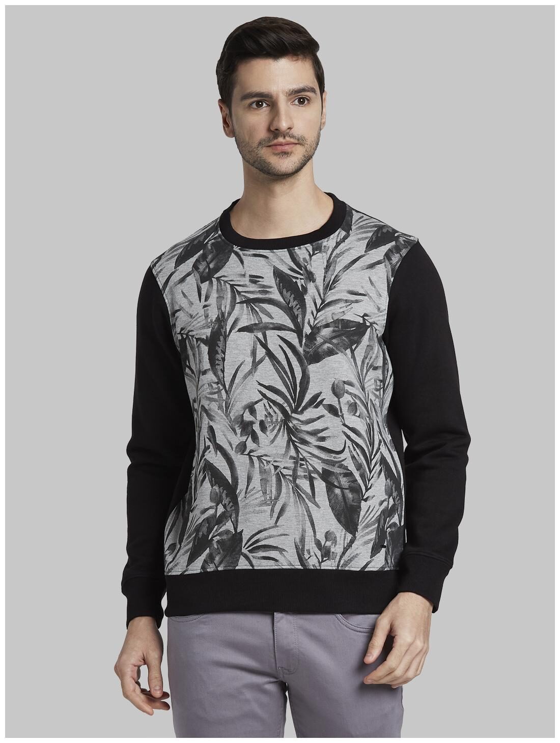

Parx Men Black Round neck Sweatshirt