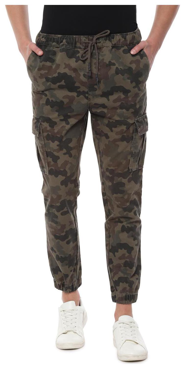 

People Men Green Printed Regular fit Regular trousers