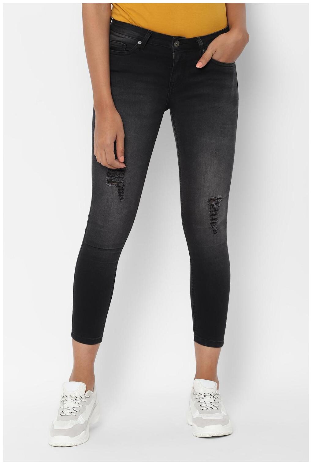 

People Women Black Straight fit Jeans