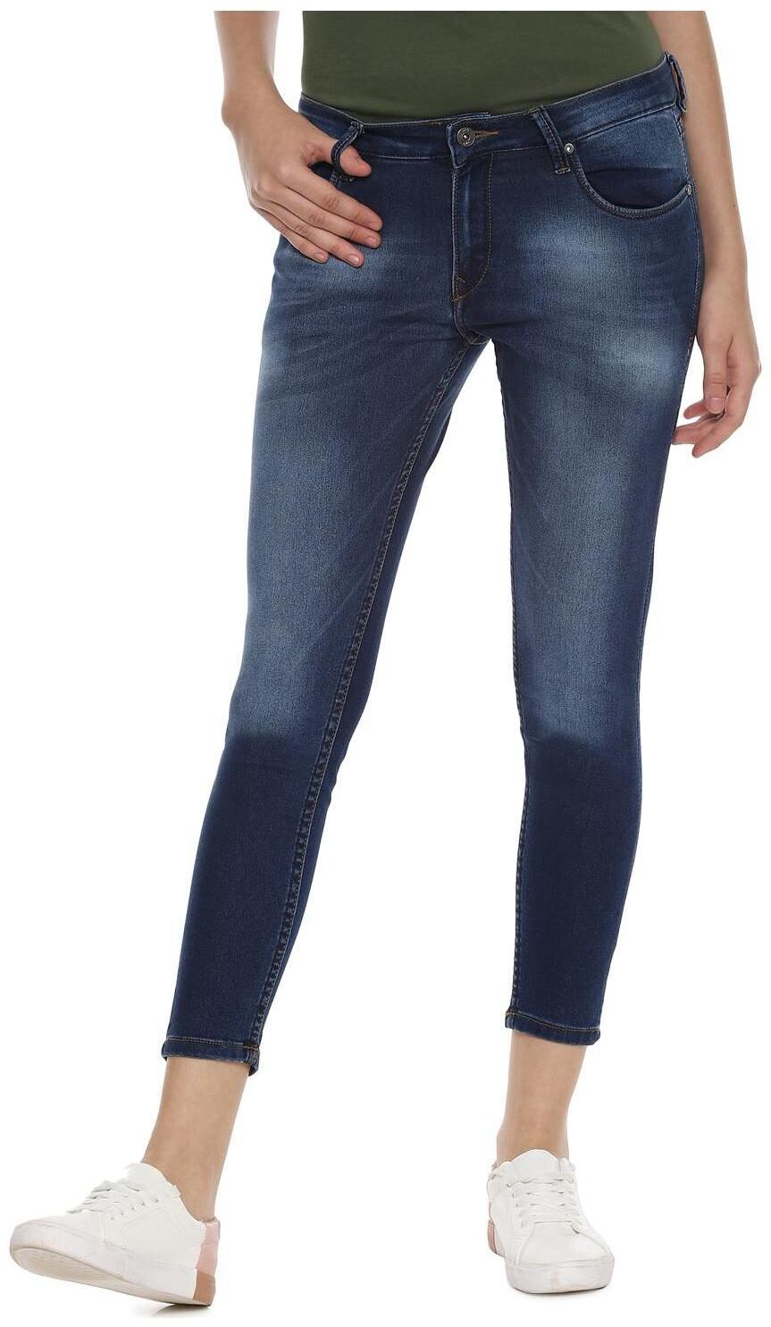 

People Women Blue Straight fit Jeans