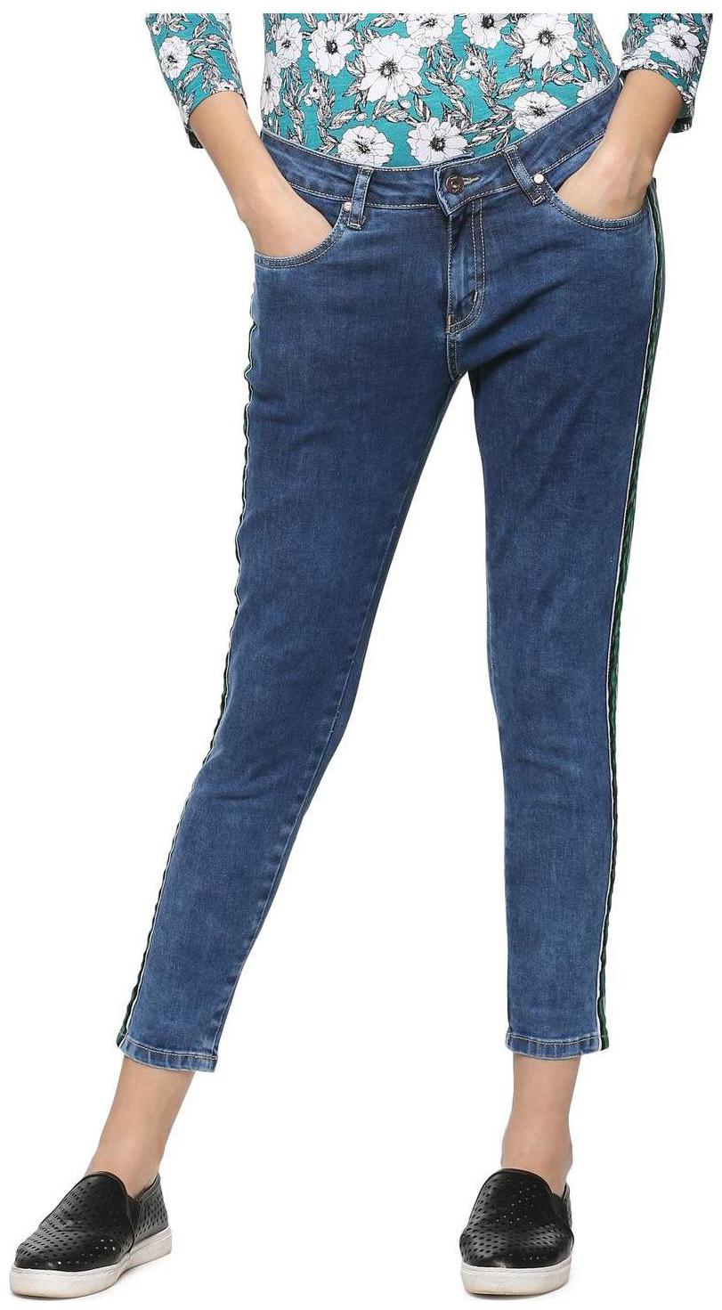 

People Women Blue Straight fit Jeans