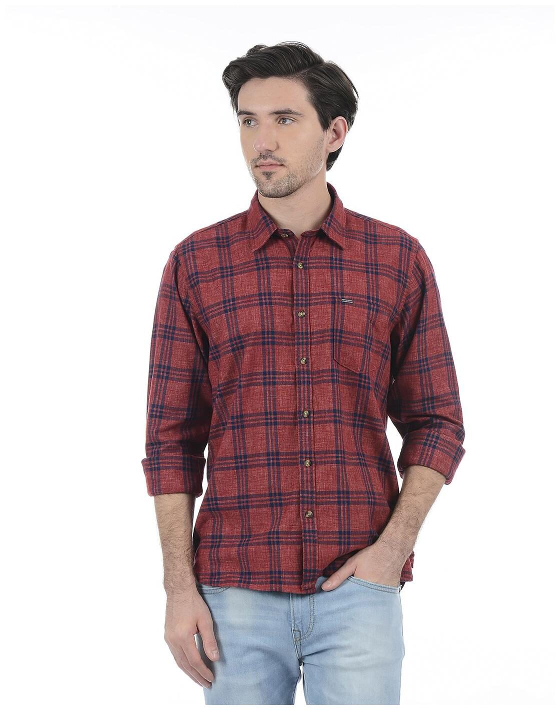 

Pepe Jeans Men Red Checked Regular Fit Casual Shirt