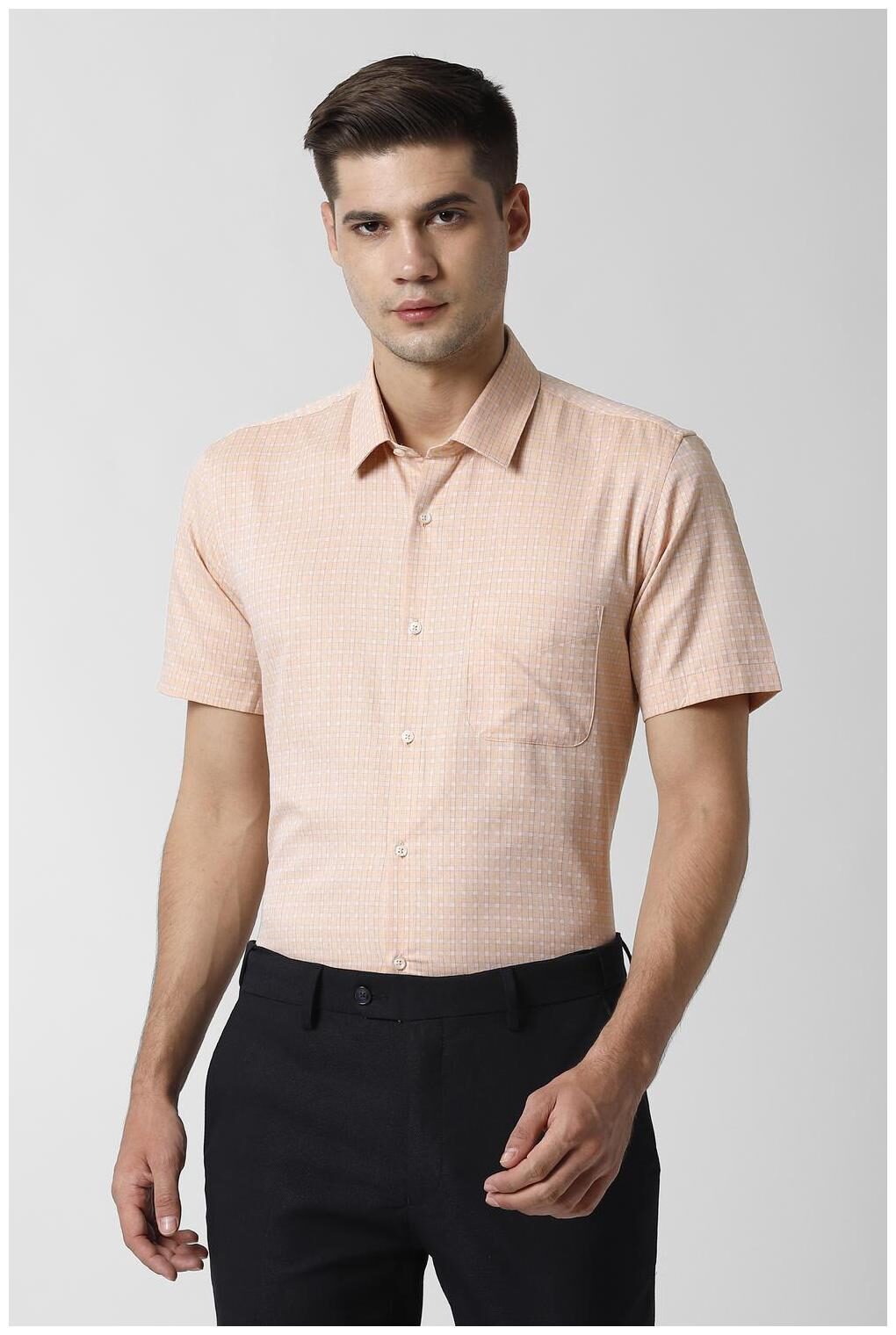 

Peter England Men Slim fit Formal Shirt - Peach