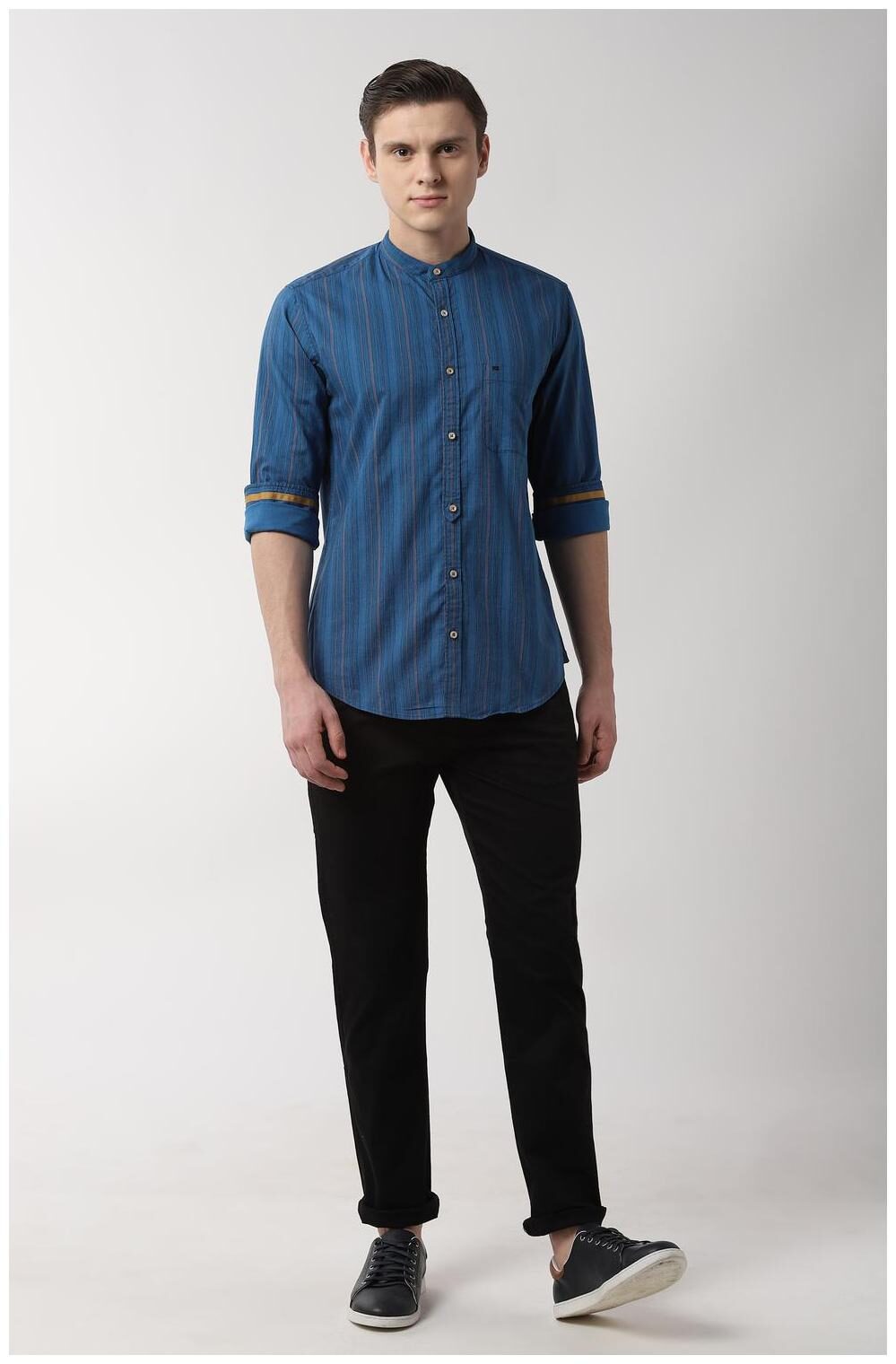 

Peter England Men Blue Vertical Stripes Slim Fit Casual Shirt