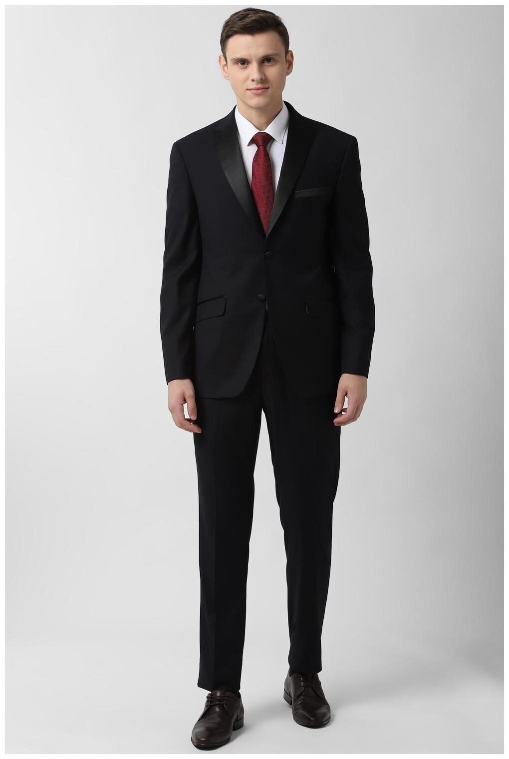 

Peter England Blended Solid Men Black Single Breasted Suit