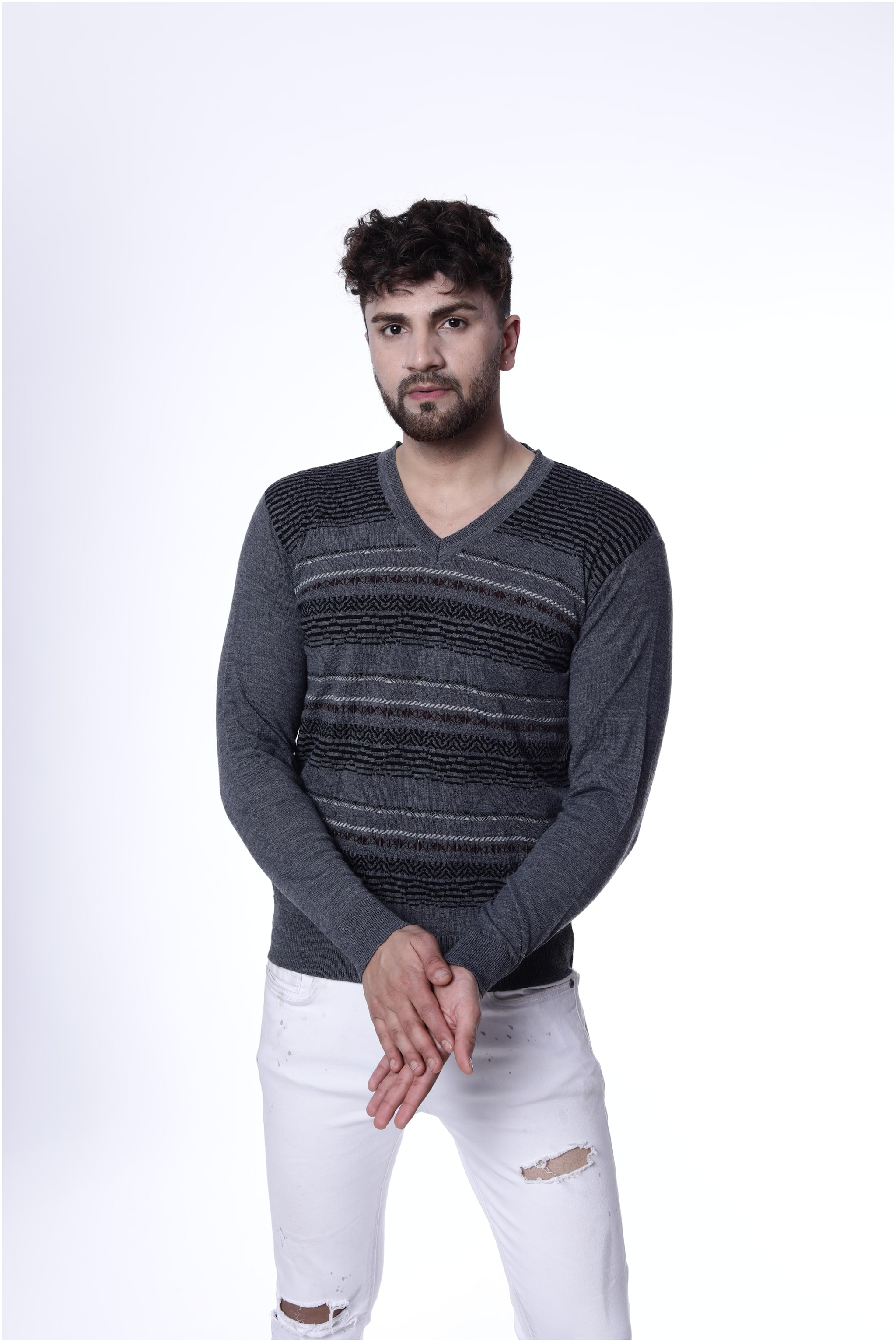 

PICOT Men Grey V neck Pullover