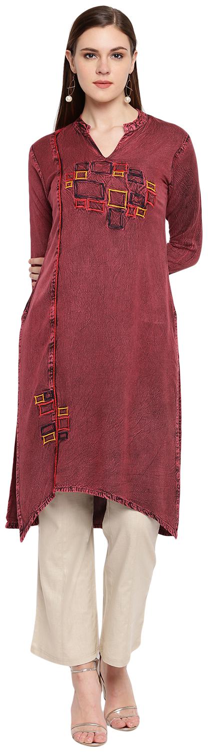 

PINKY PARI Women Maroon Embroidered Straight Kurta