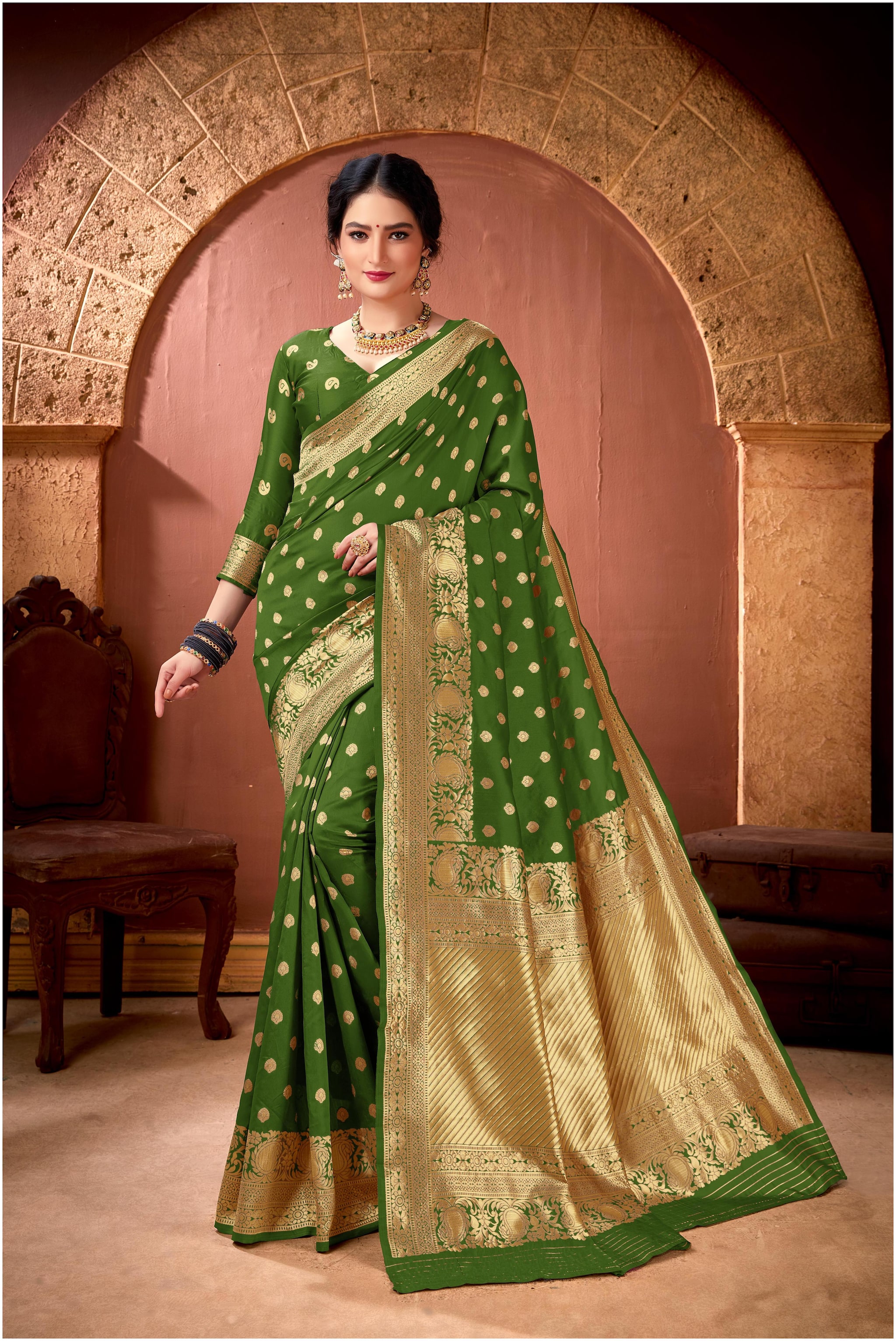 

Prathameshwara Creation Women Silk Green Designer Saree With Blouse