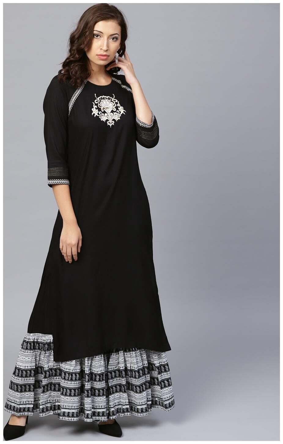 

Rain and RainbowWomen Black Yoke Design Straight Kurta