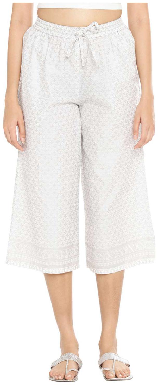 

Rangmanch By Pantaloons Women White Narrow fit Cropped pants