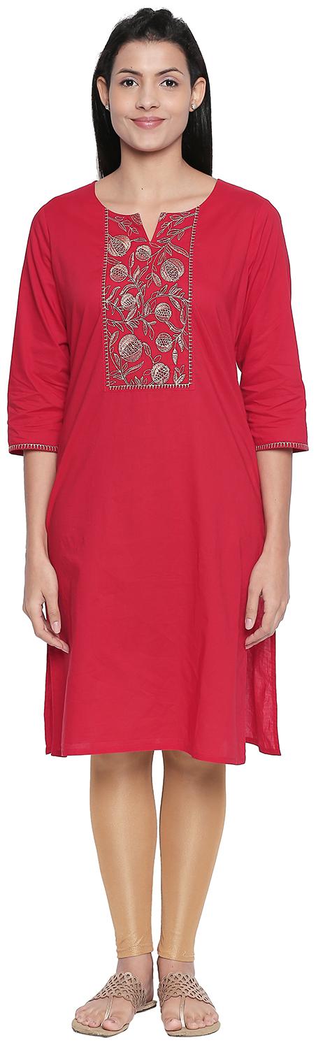 

Rangmanch By Pantaloons Women Maroon Printed Straight Kurta