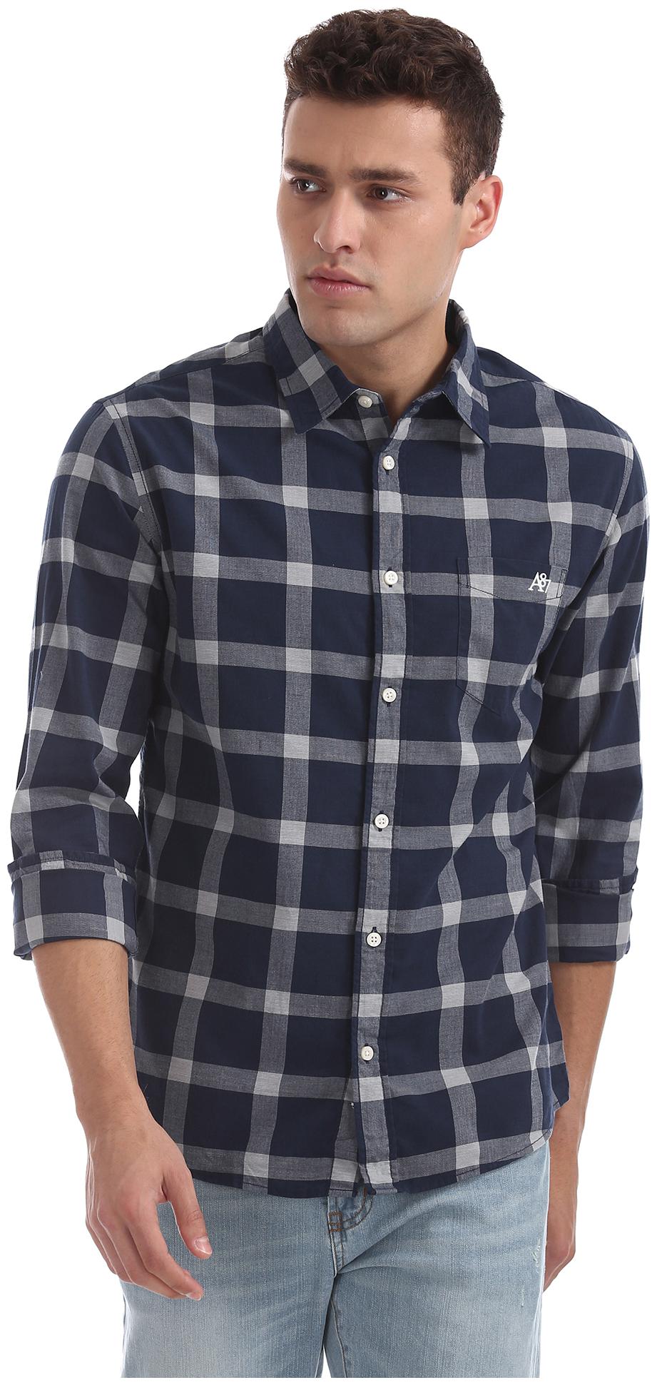 

Aeropostale Men Blue Checked Regular Fit Casual Shirt