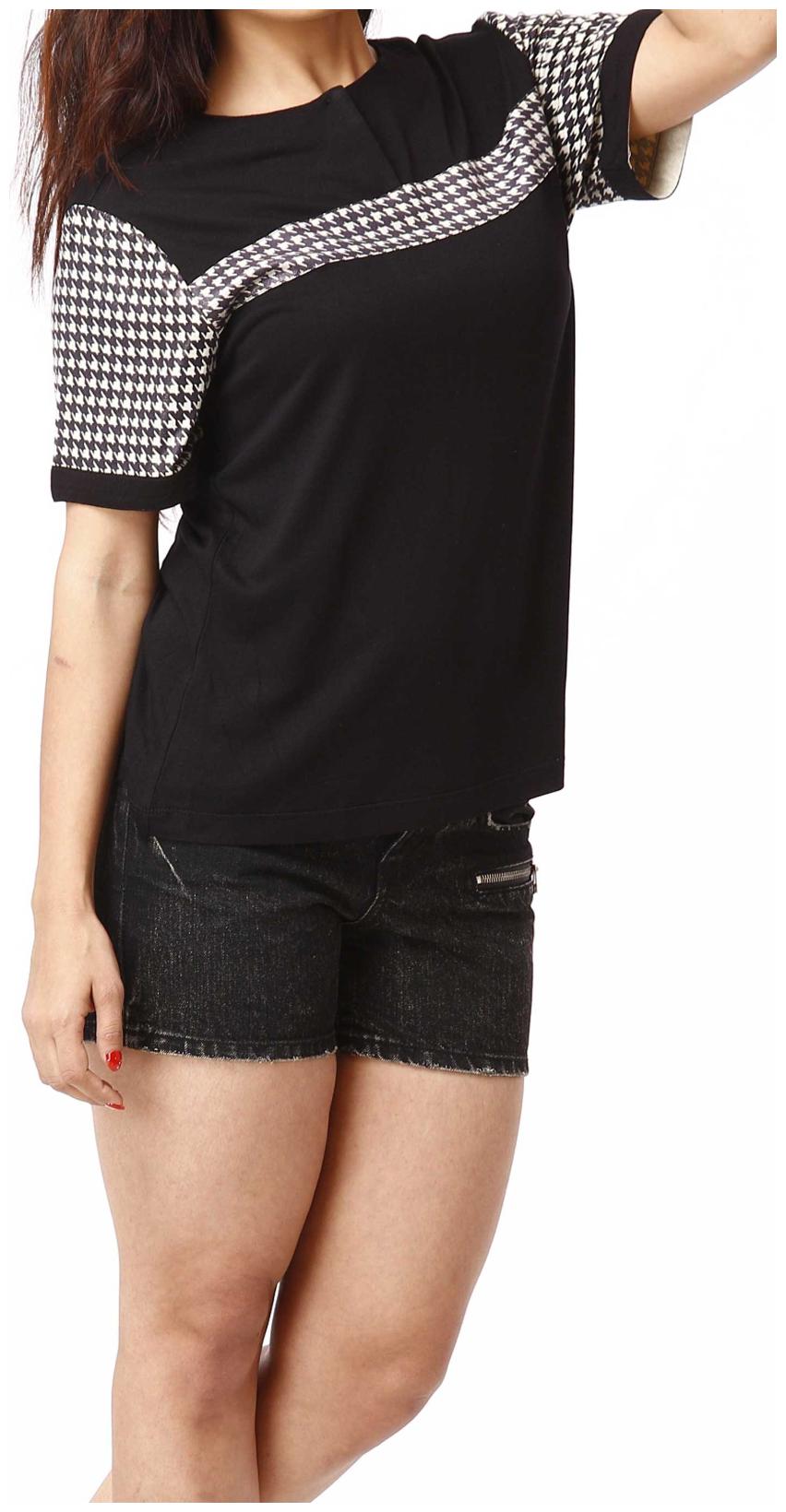 

RIVI Women Solid Regular top - Black