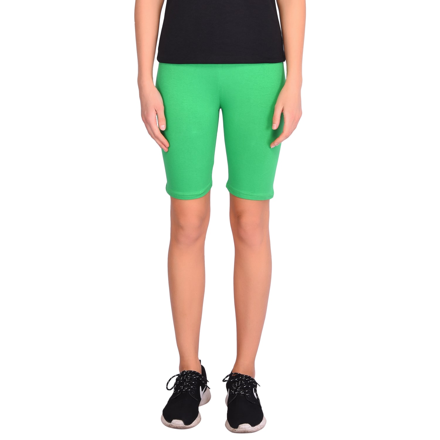 

Robinbosky Women Solid Sport shorts - Green