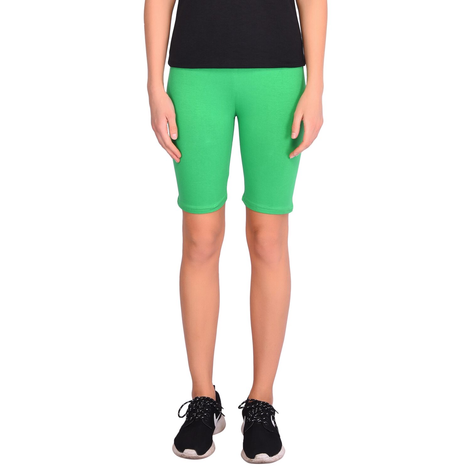 

Robinbosky Women Solid Sport shorts - Green