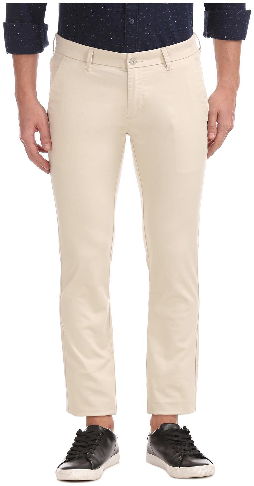 

RUGGERS Men Beige Solid Tapered fit Regular trousers