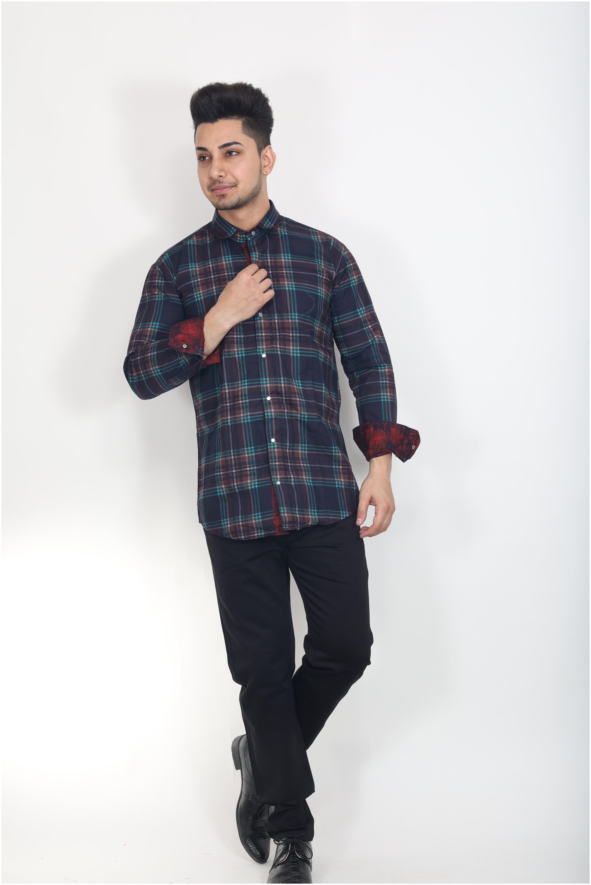 

SALTLAKE Men Multi Checked Slim Fit Casual Shirt