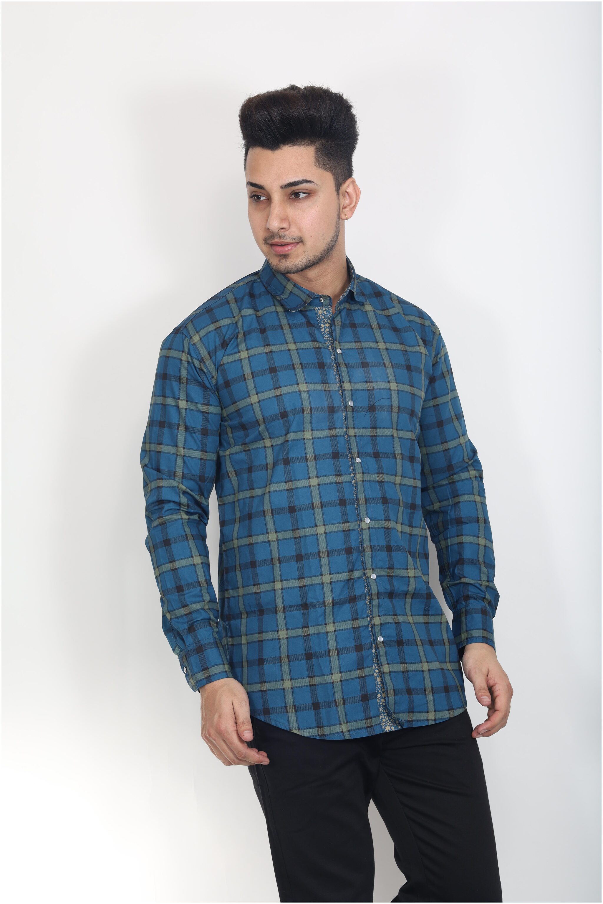 

SALTLAKE Men Blue Checked Regular Fit Casual Shirt