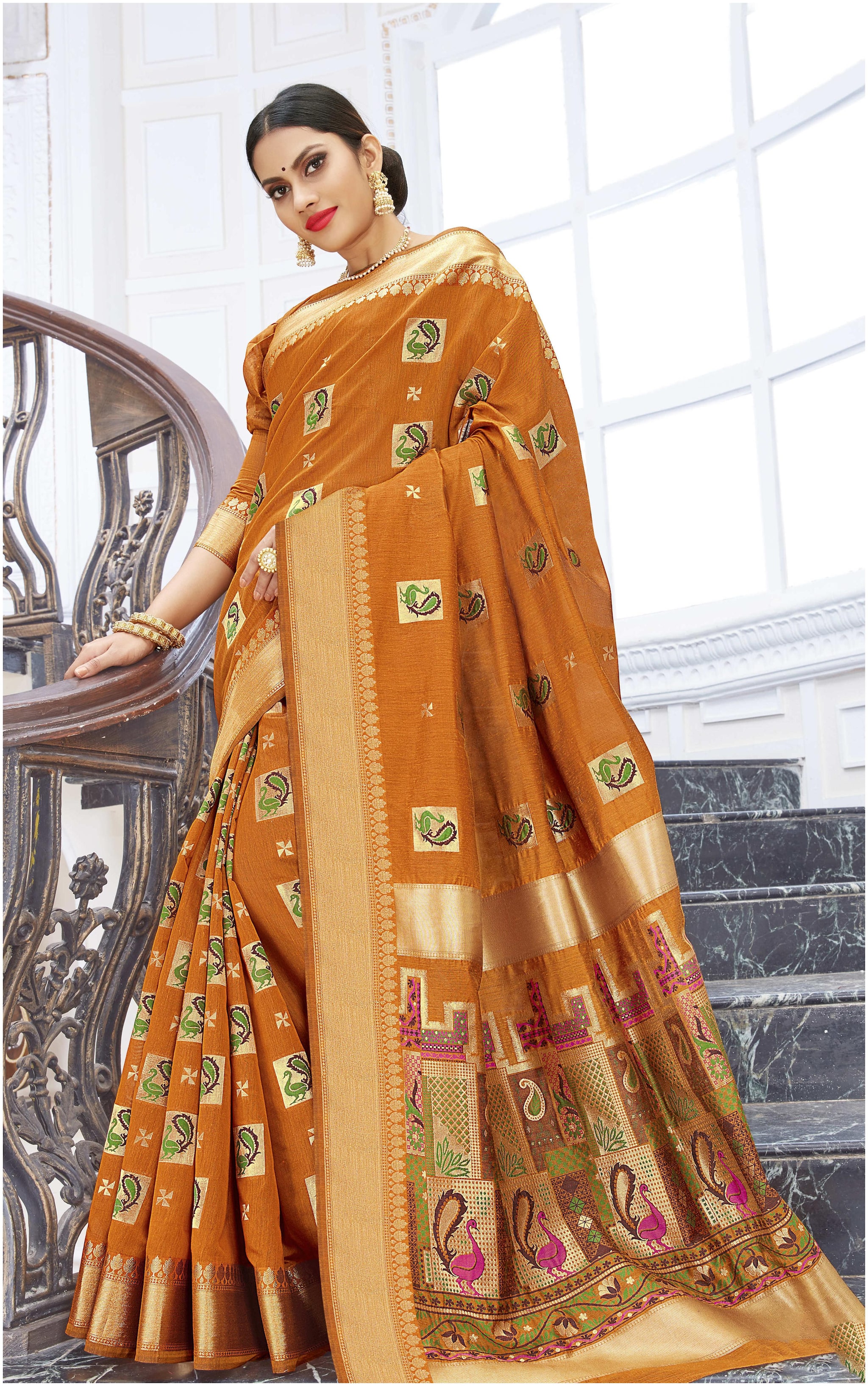 

Sangam Prints Women Cotton Regular Saree -Yellow