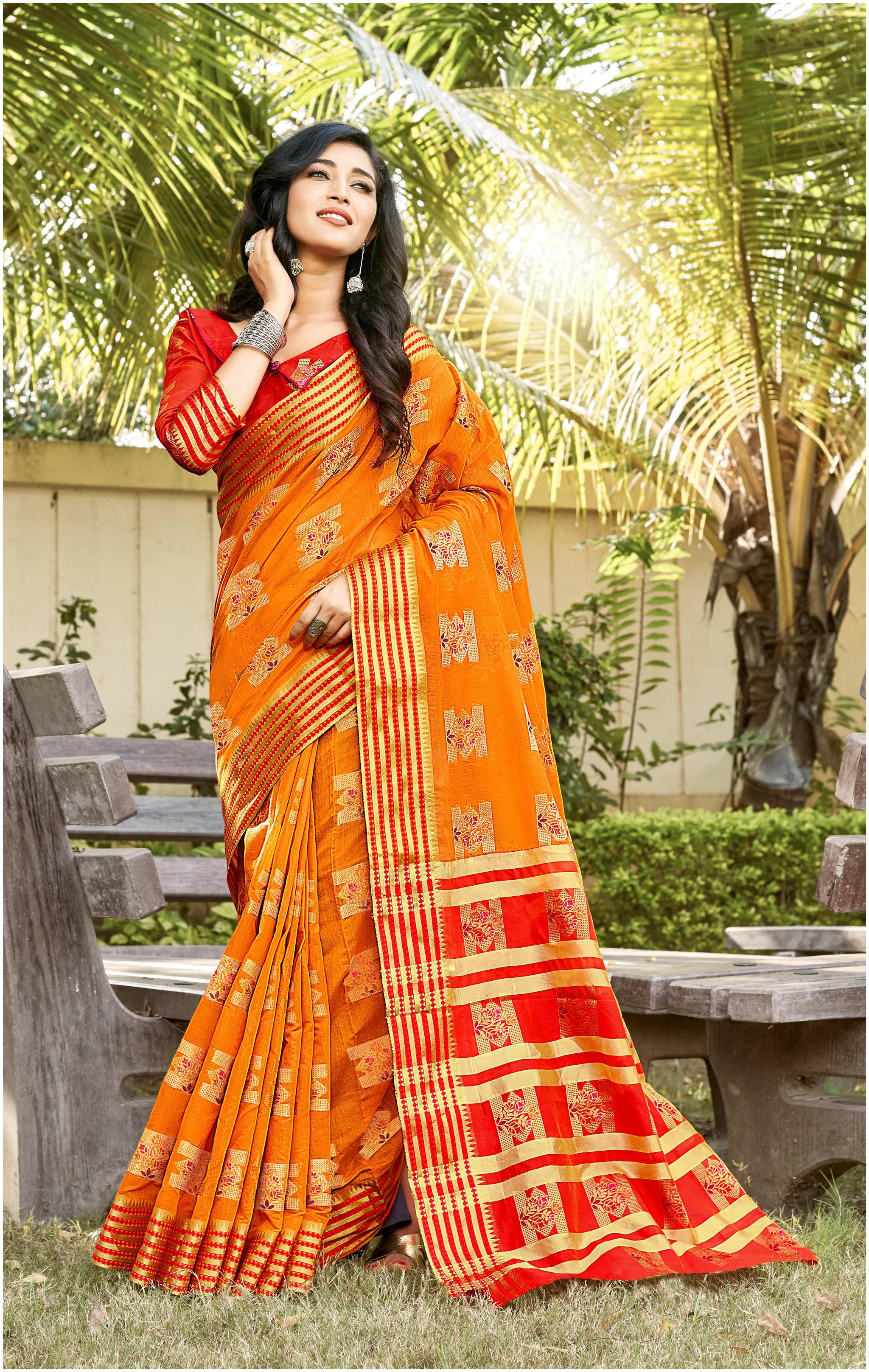 

Sangam Prints Women Cotton Regular Saree -Orange