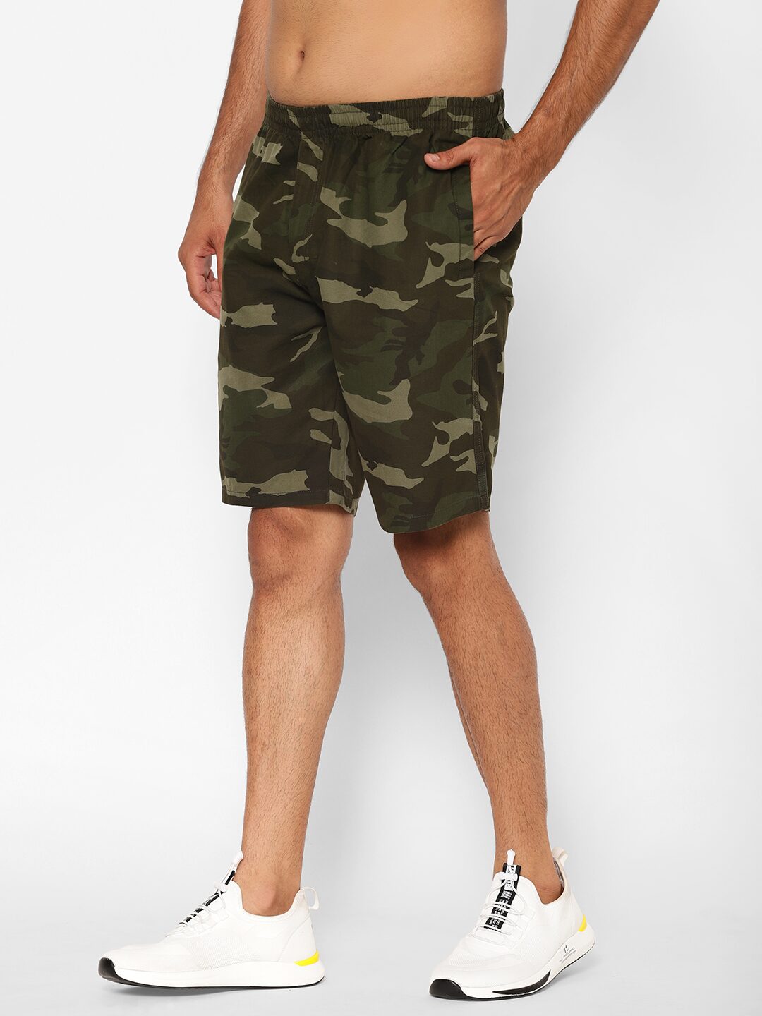 

Sapper Men Green Regular Fit Regular Shorts