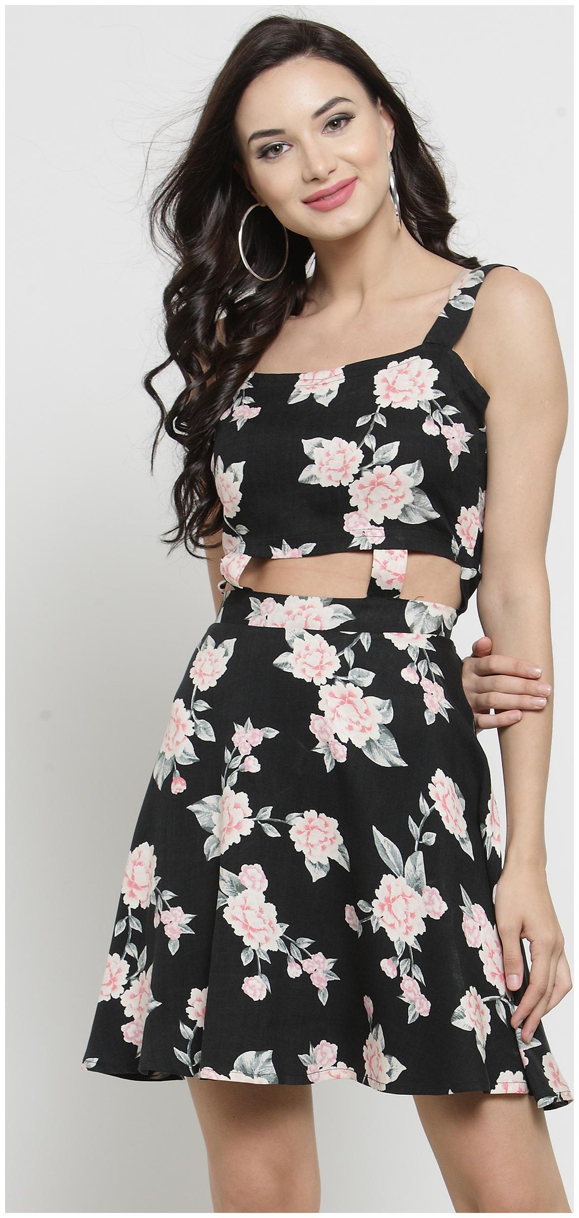 

Sera Black Pink Floral Flared dress