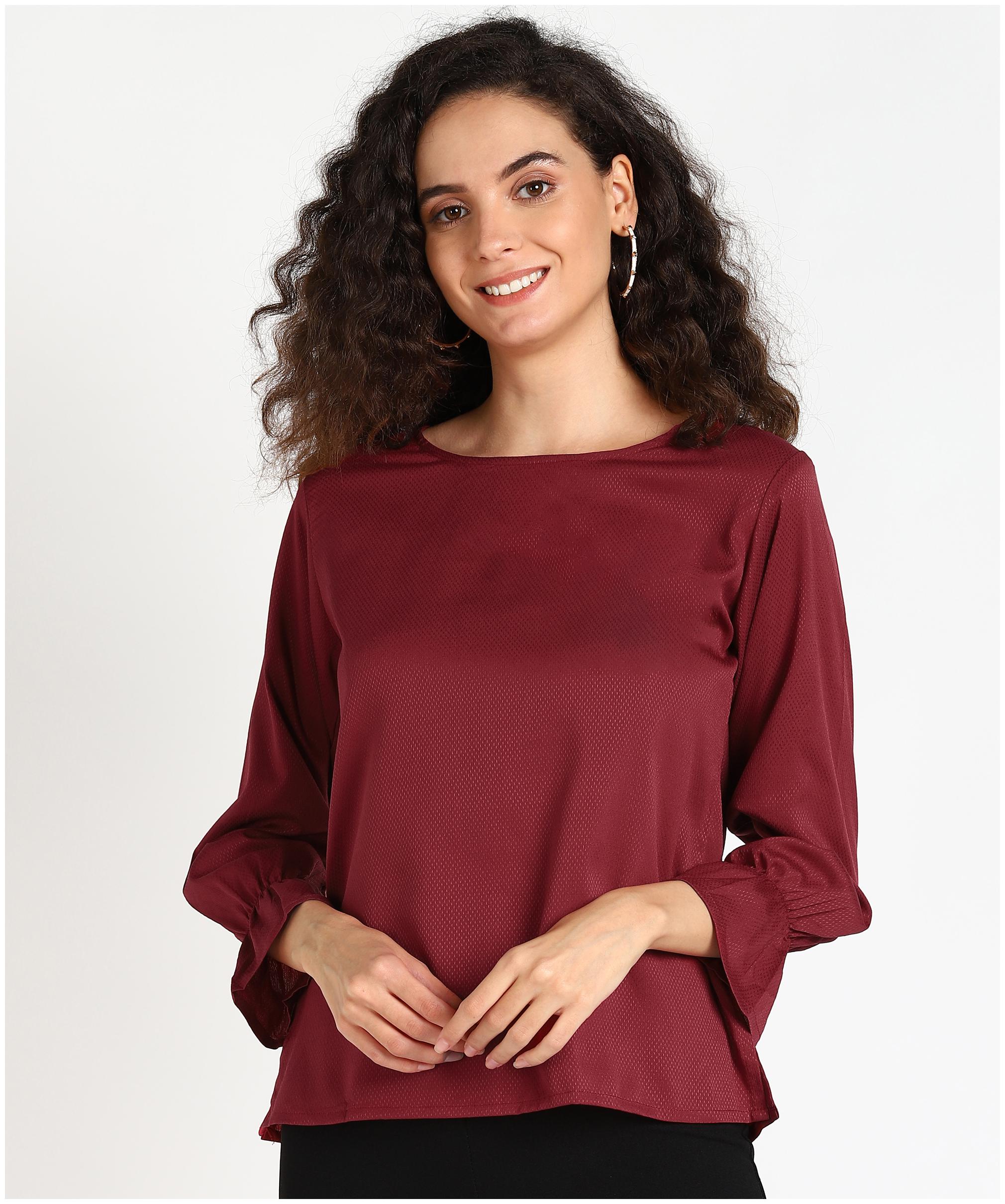 

Serein Women Solid Regular top - Maroon