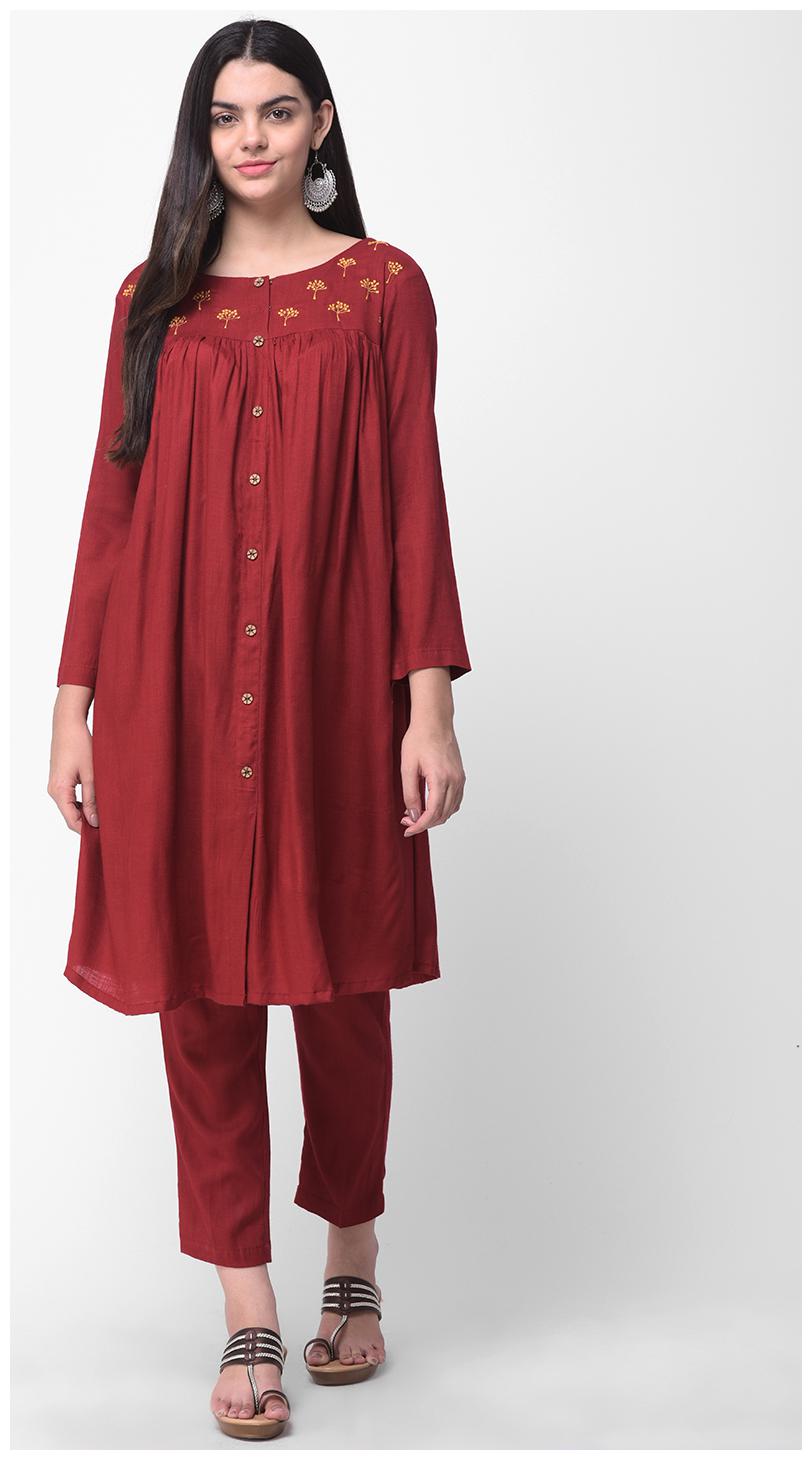 

SHERYL Red Embroidery Kurta with Pants - Red