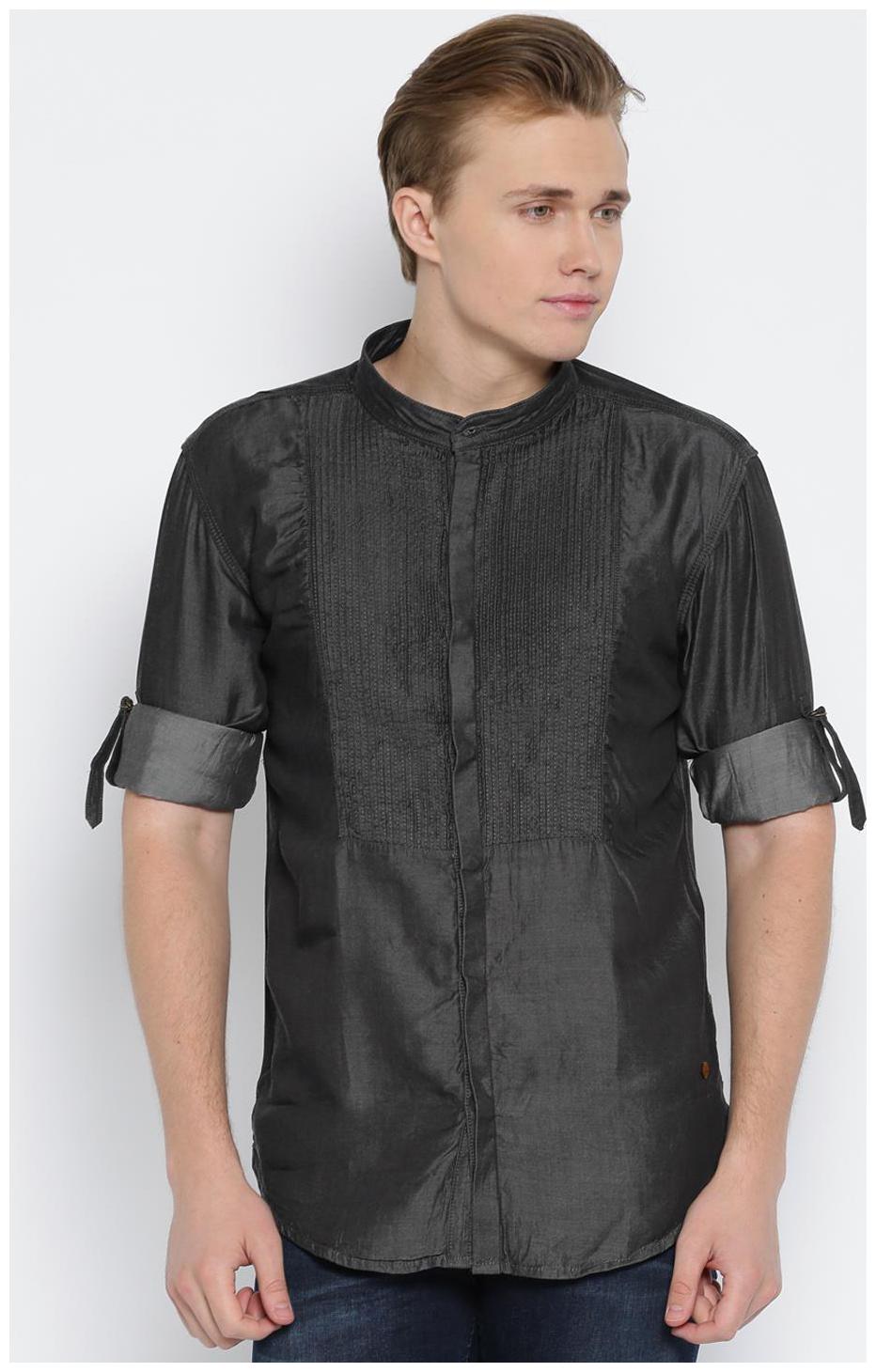 

Showoff Men Black Solid Slim Fit Casual Shirt