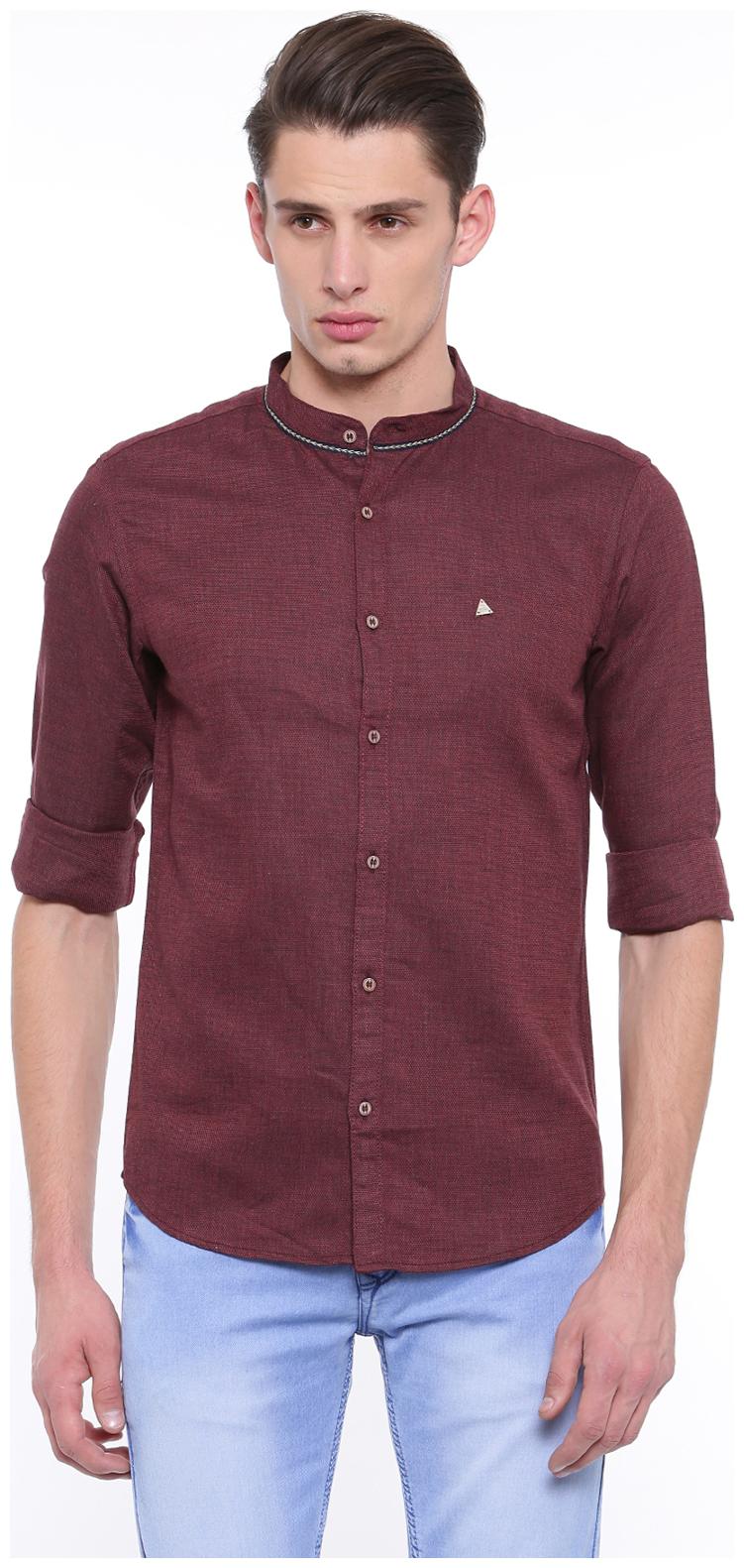 

Showoff Men Maroon Solid Slim Fit Casual Shirt