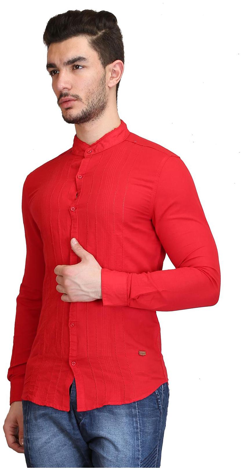 

Showoff Men Red Solid Slim Fit Casual Shirt