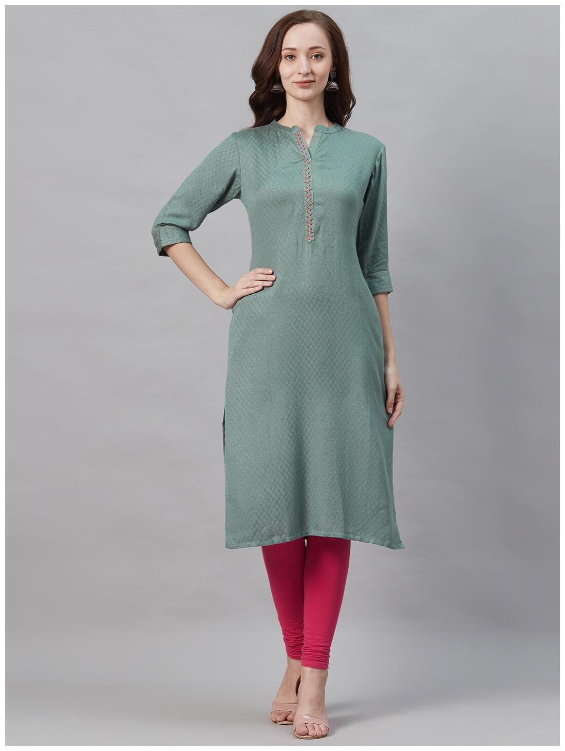

Shree Women Blue Printed Straight Kurta