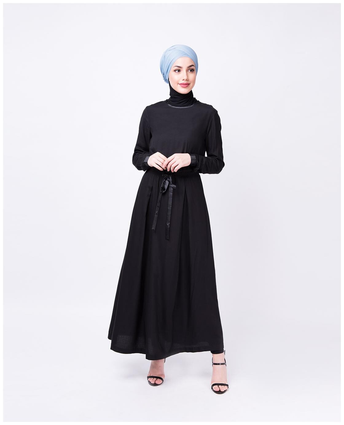 

SILK ROUTE LONDON Black Solid Fit flare dress