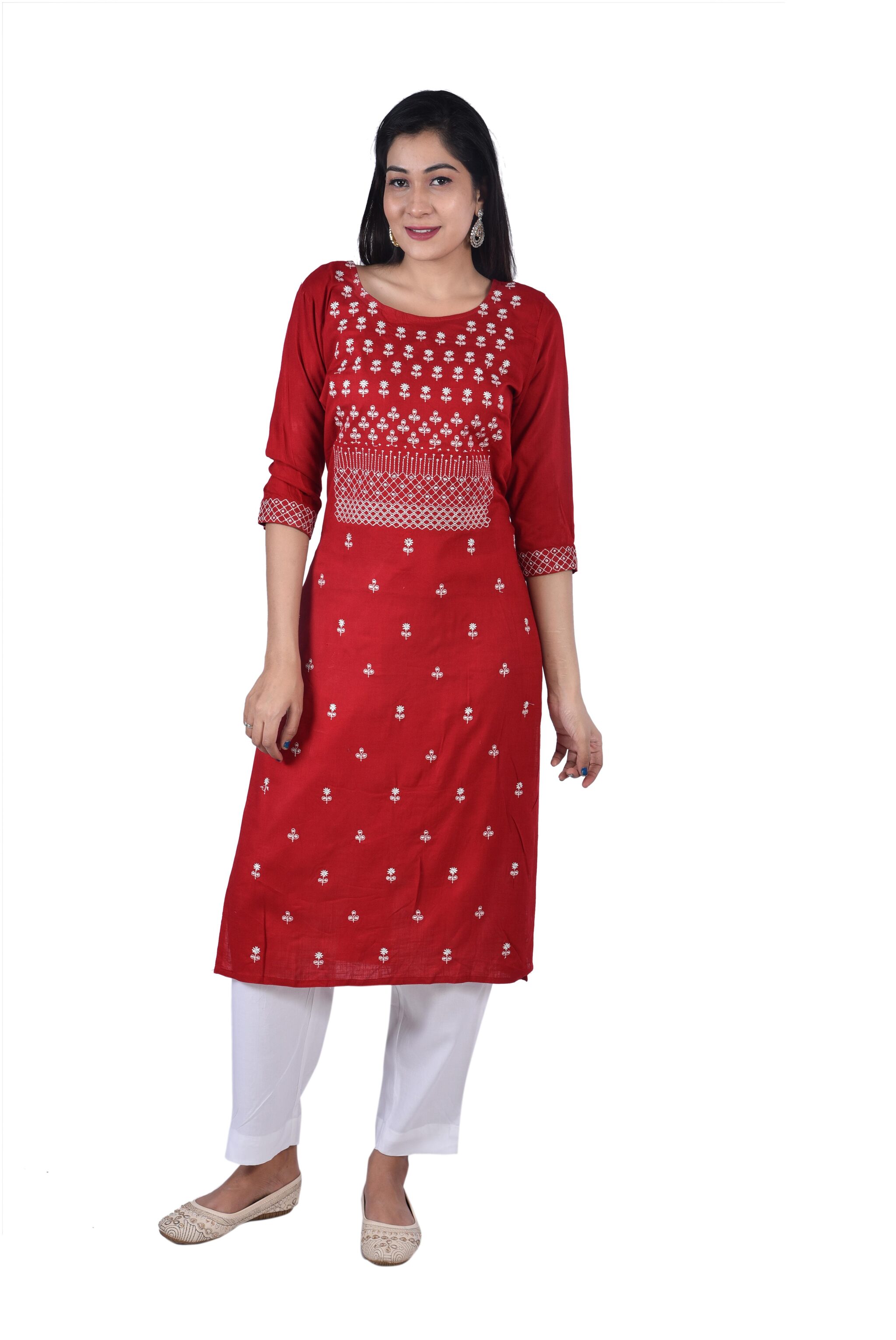 

SINGNI Women Maroon Embroidered Straight Kurta