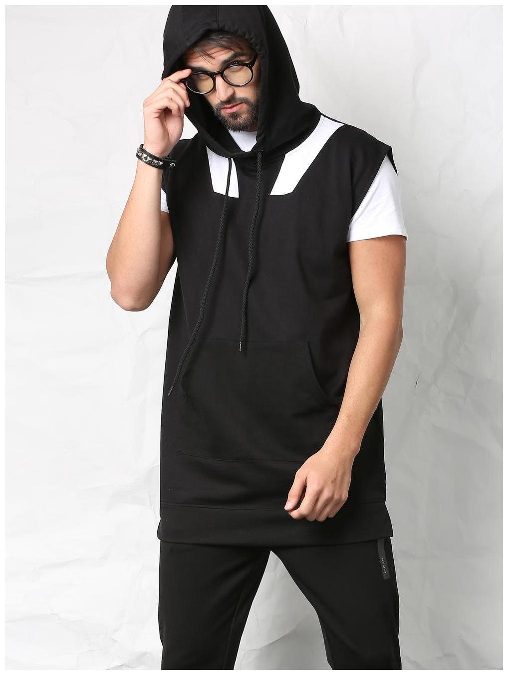

SKULT by Shahid Kapoor Men Black Hooded Hoodie