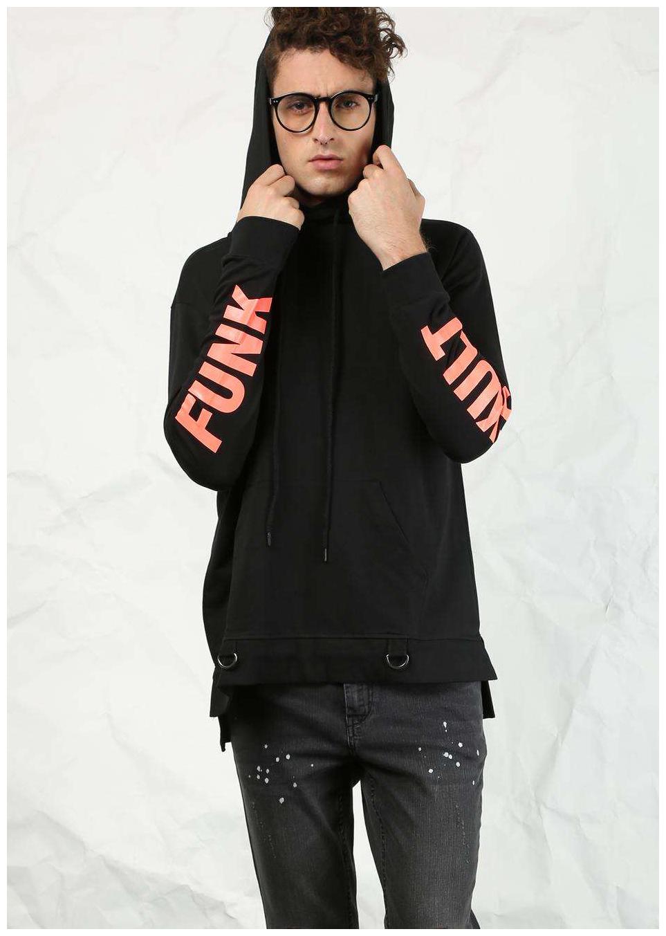 

SKULT by Shahid Kapoor Men Black Step Hem Hooded Sweatshirt