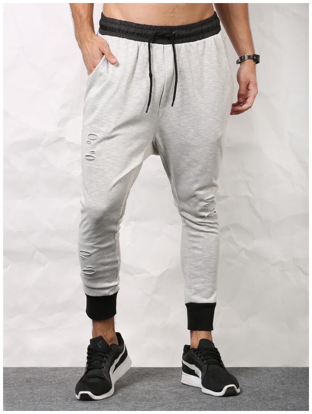

SKULT by Shahid Kapoor Men Grey Solid Slim fit Joggers