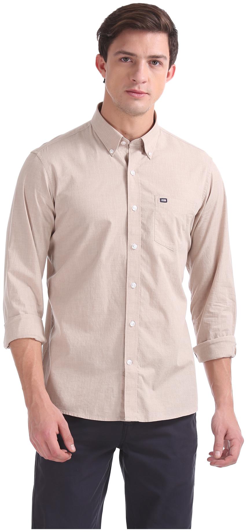 

Arrow Men Beige Solid Slim Fit Casual Shirt
