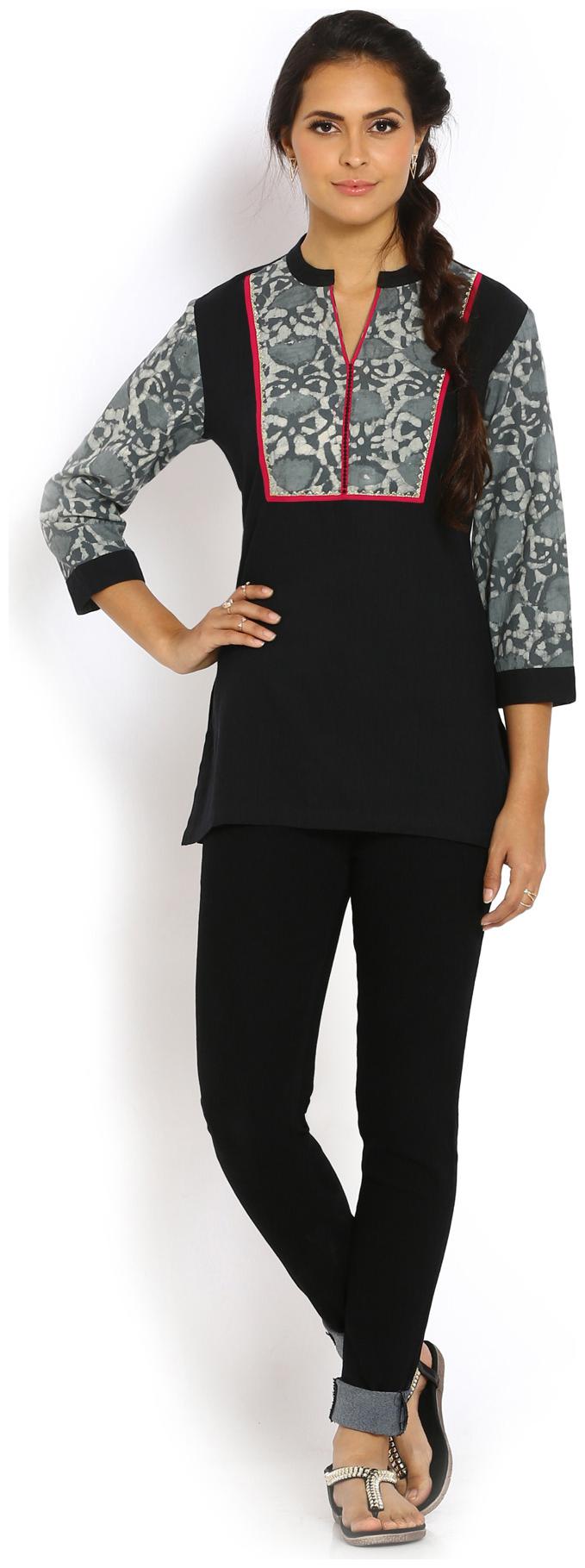 

Soch Women Black Solid Straight Kurti