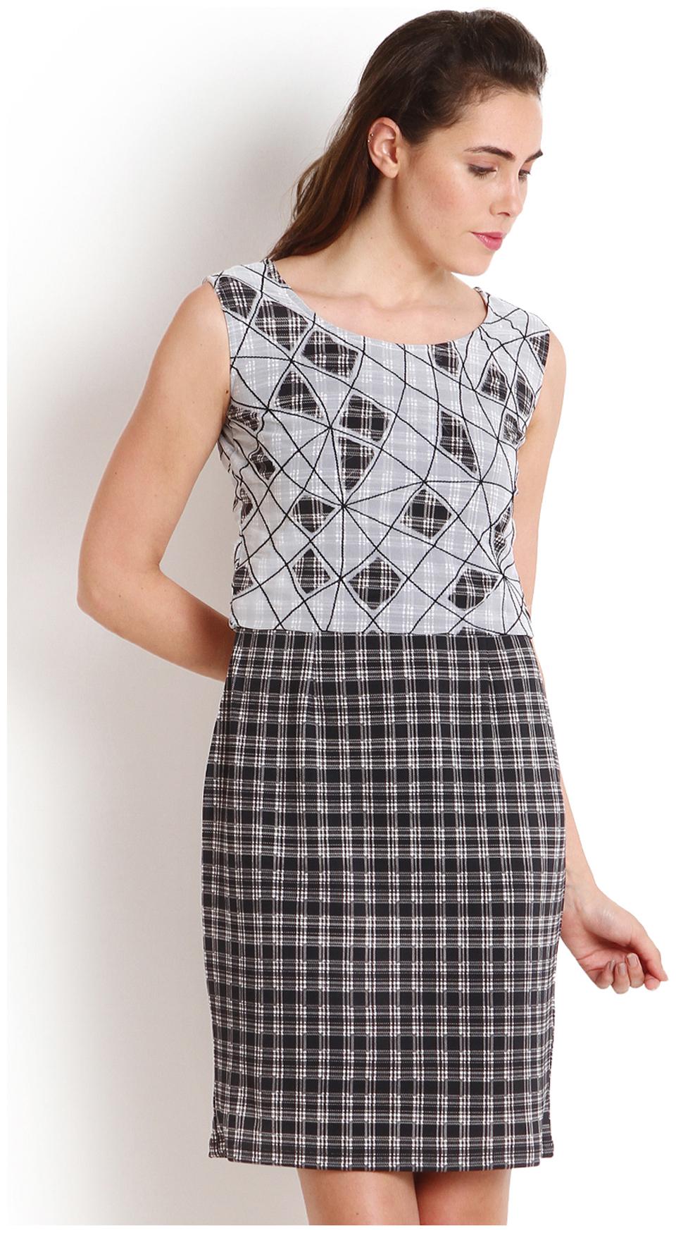 

Soie Black White Sleeveless Checkered A-Line Dress