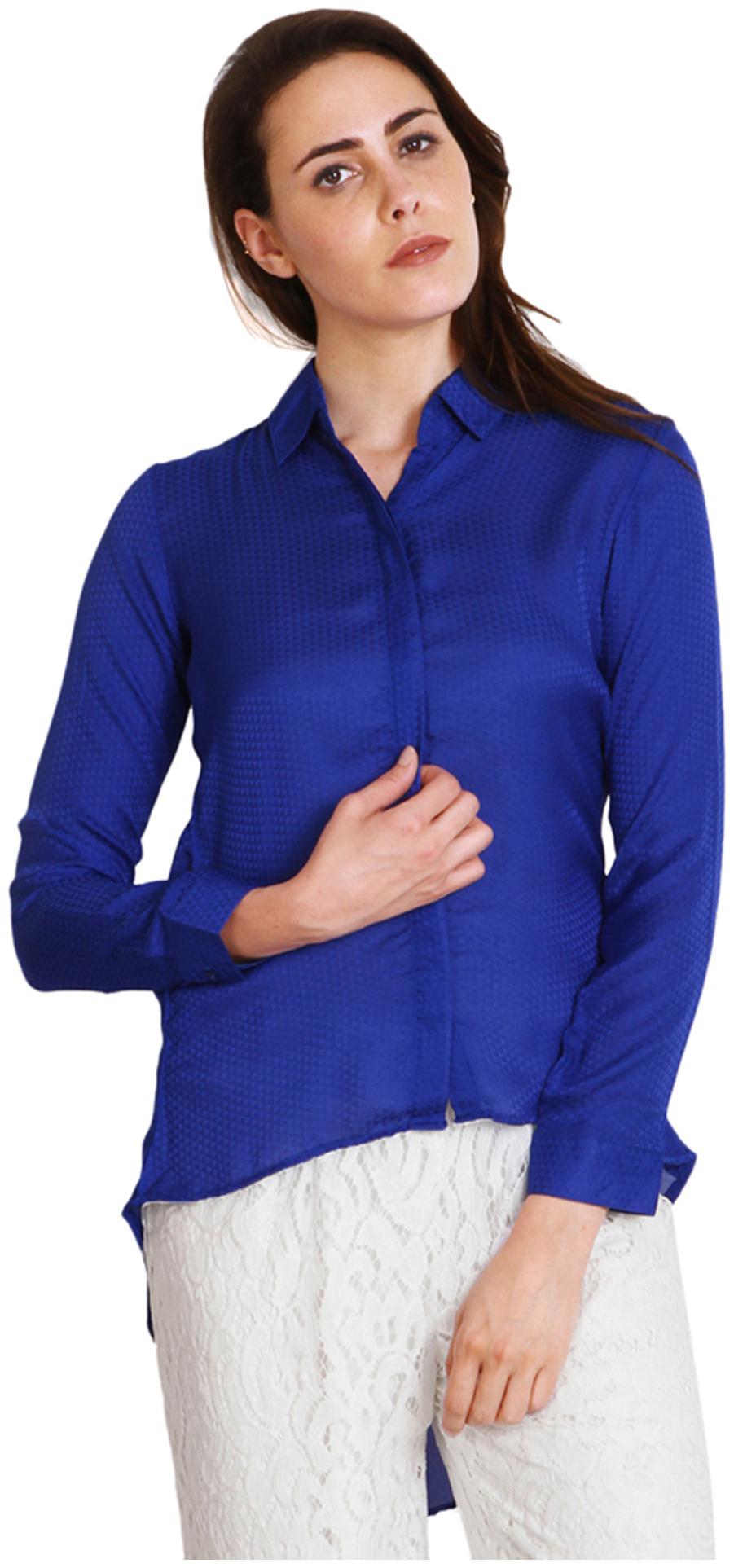

Soie Women Solid Regular top - Blue