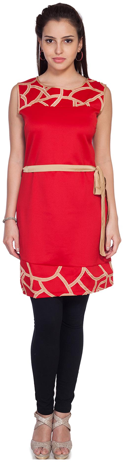 

Soie Women Solid Regular top - Red