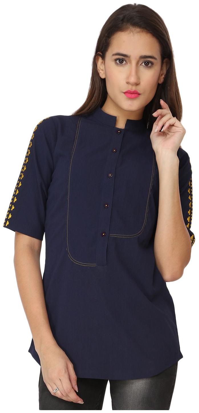 

Soie Solid Casual Top